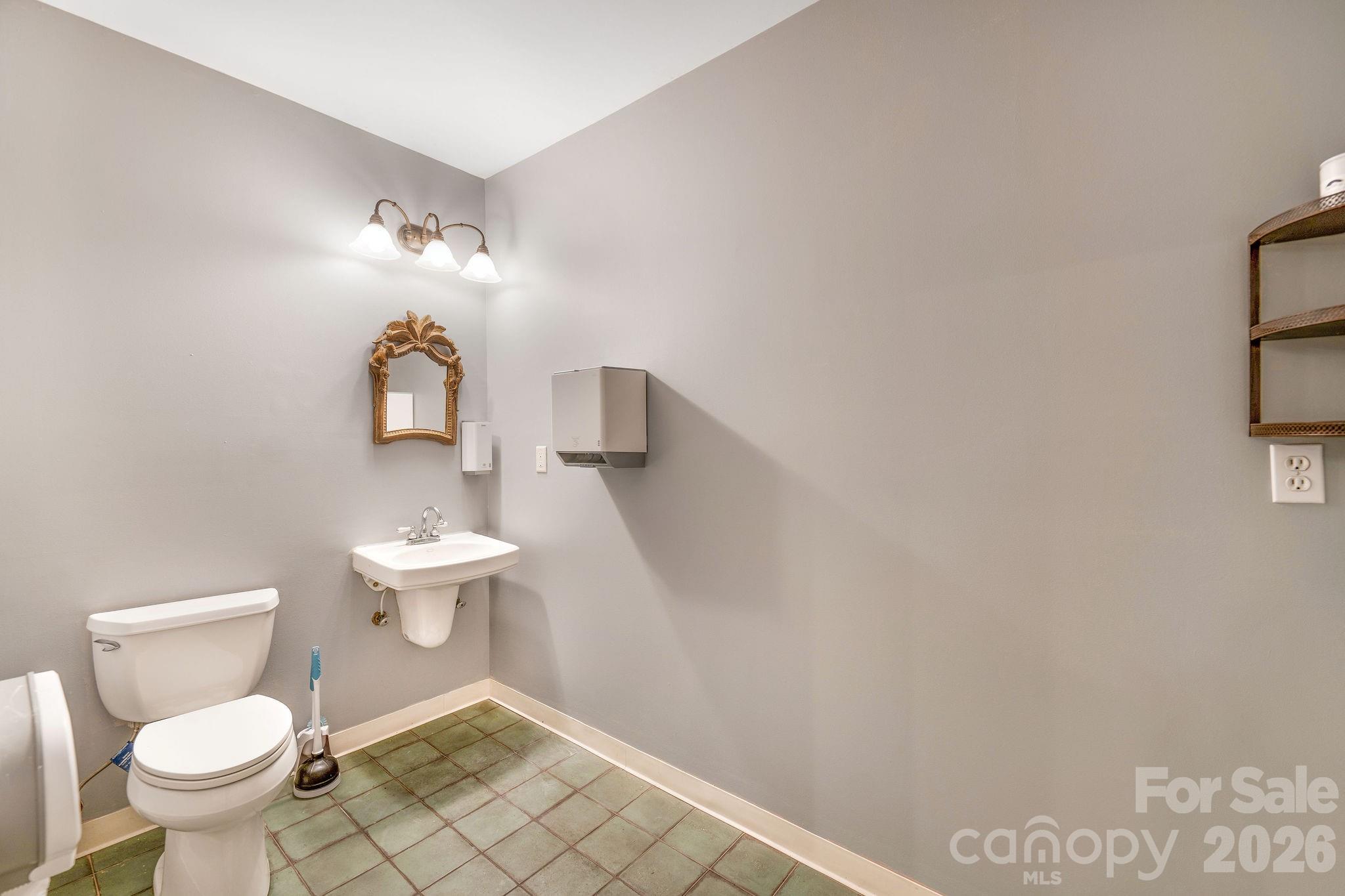 364 Weaverville Road Property Photo 8