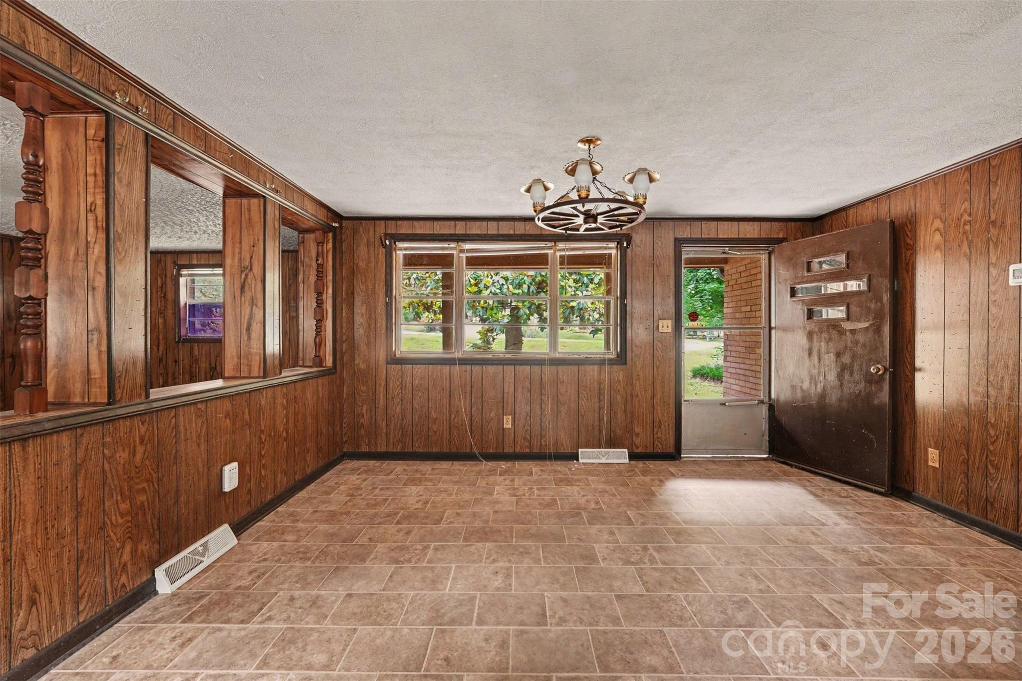 2871 Loviee Road Property Photo 2
