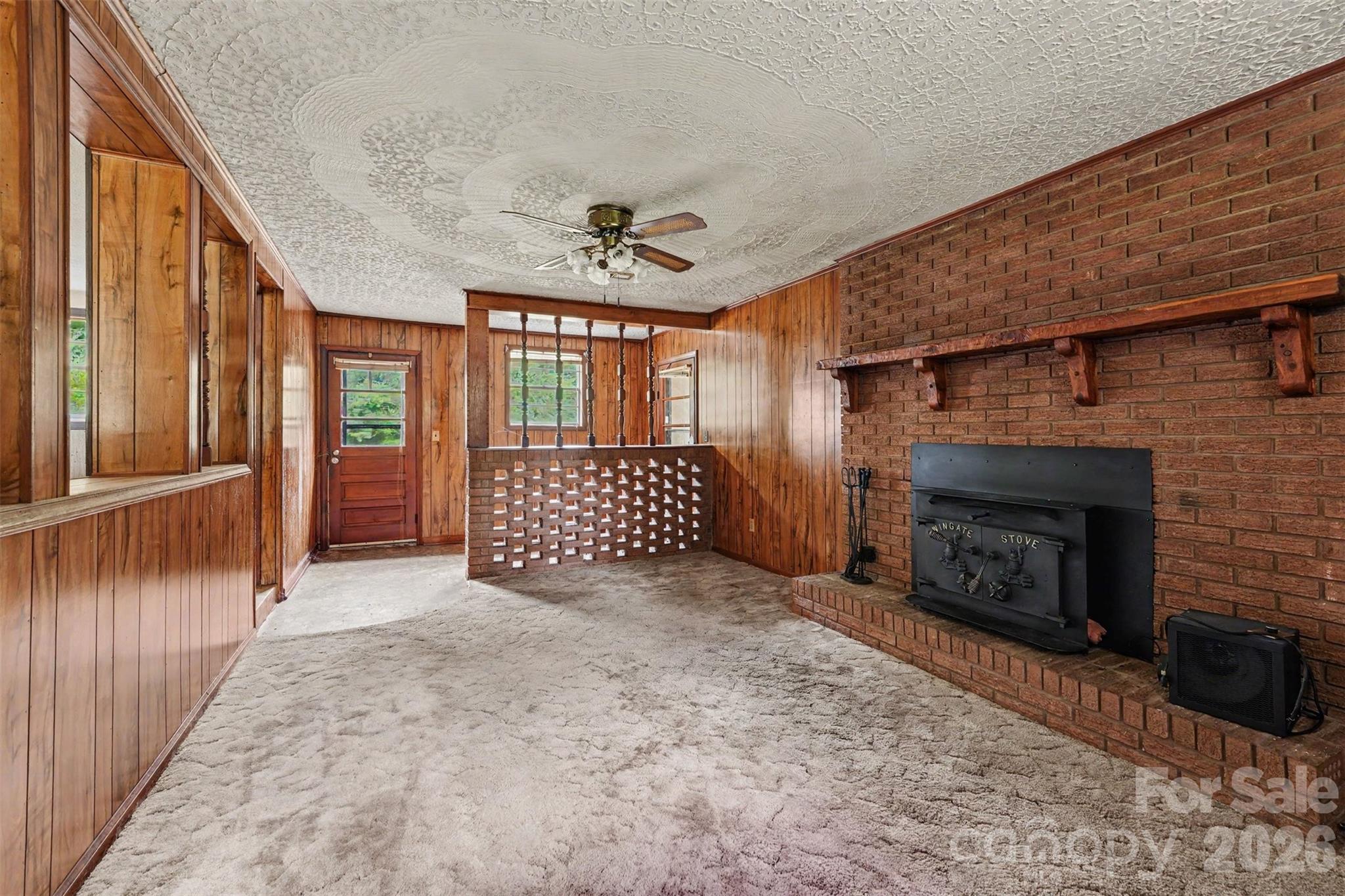 2871 Loviee Road Property Photo 5