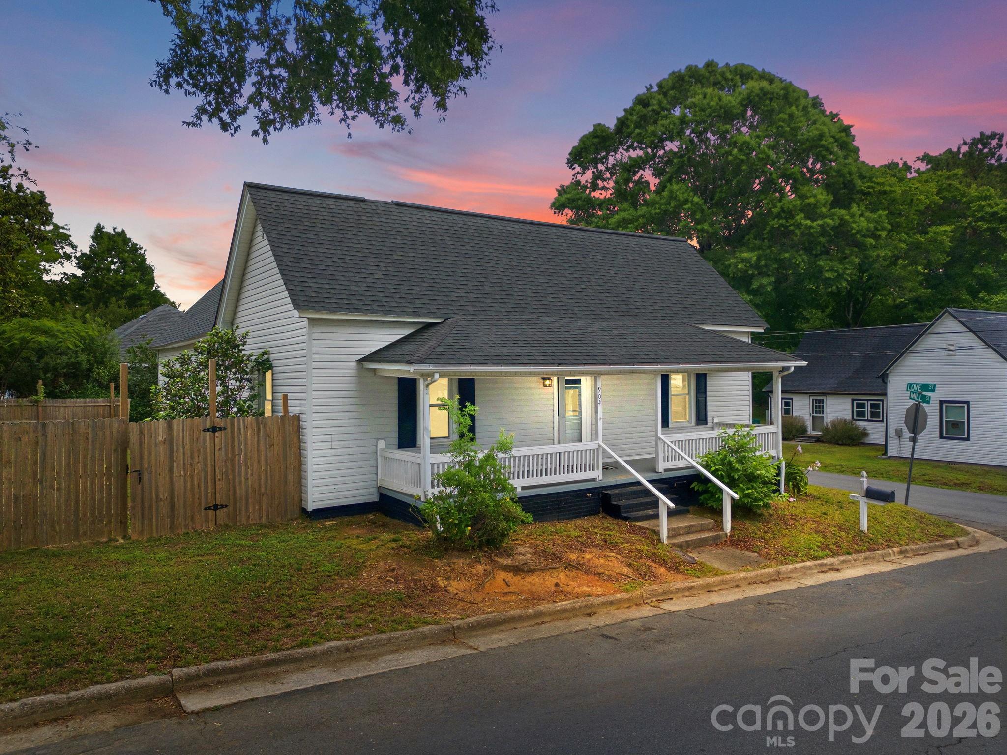 904 Mill Street Property Photo 1