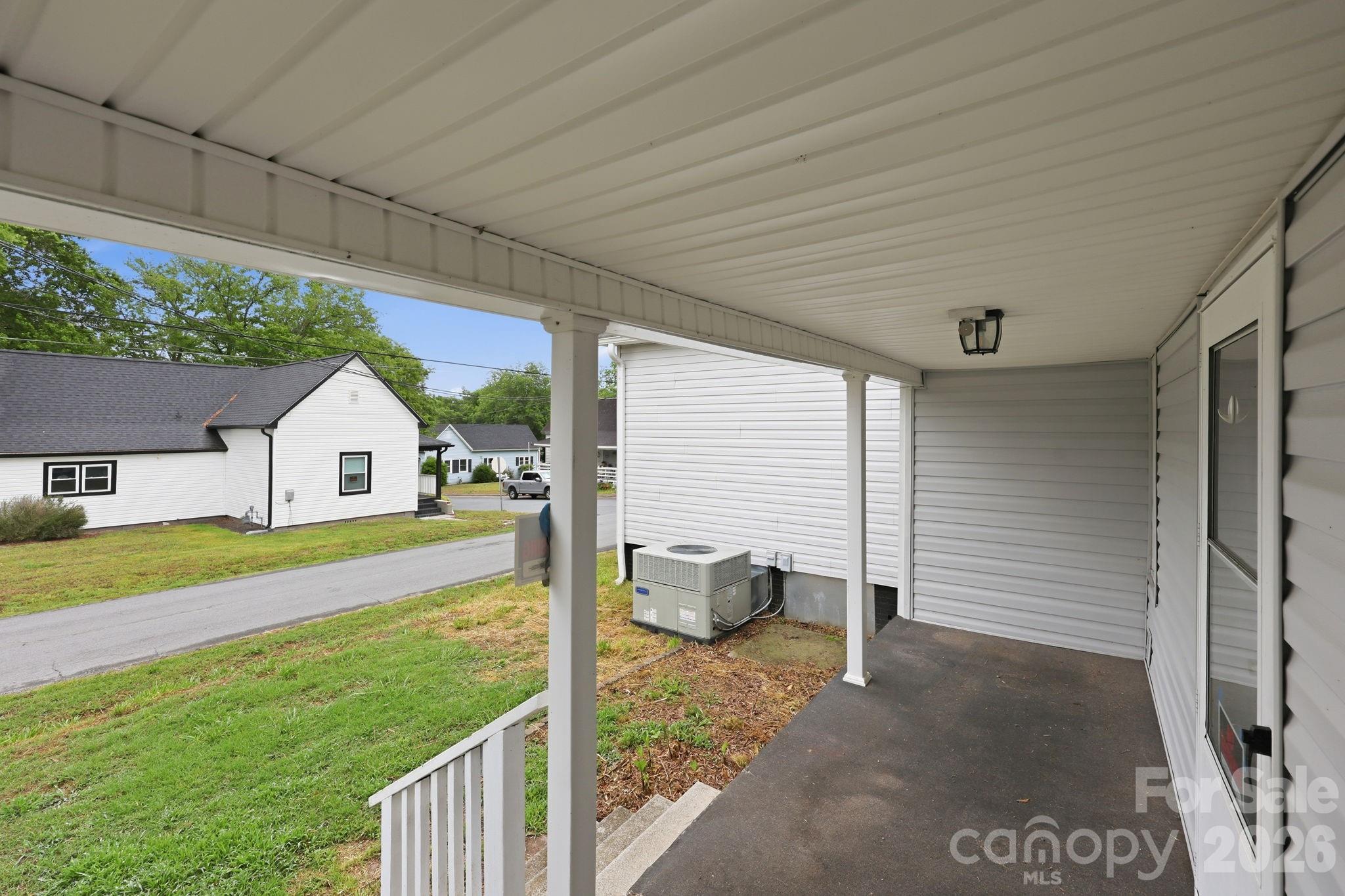 904 Mill Street Property Photo 5