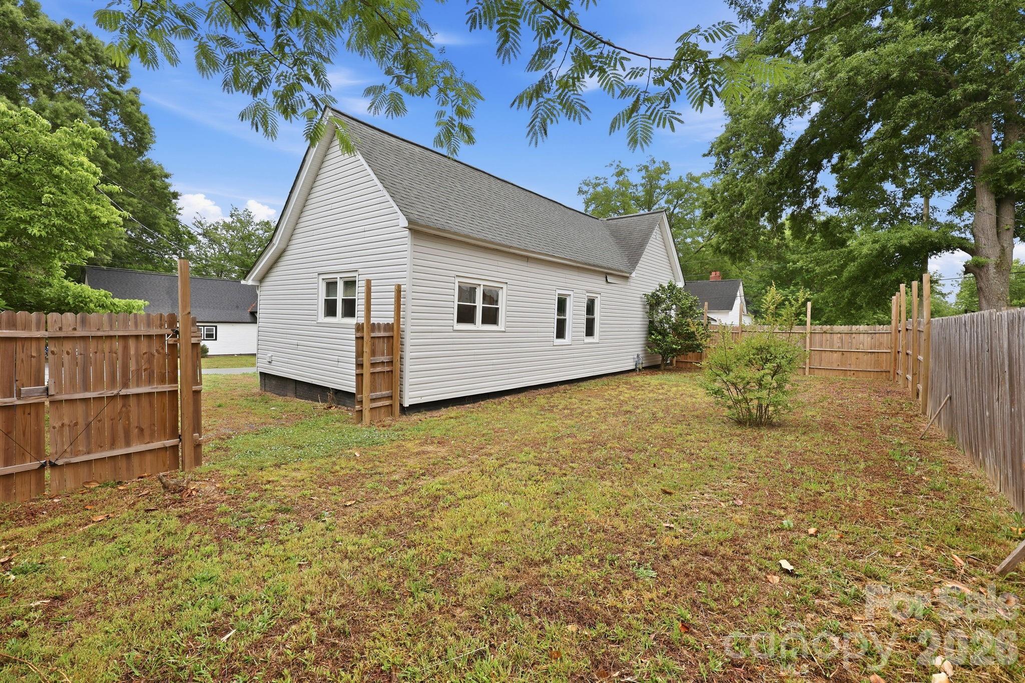 904 Mill Street Property Photo 11