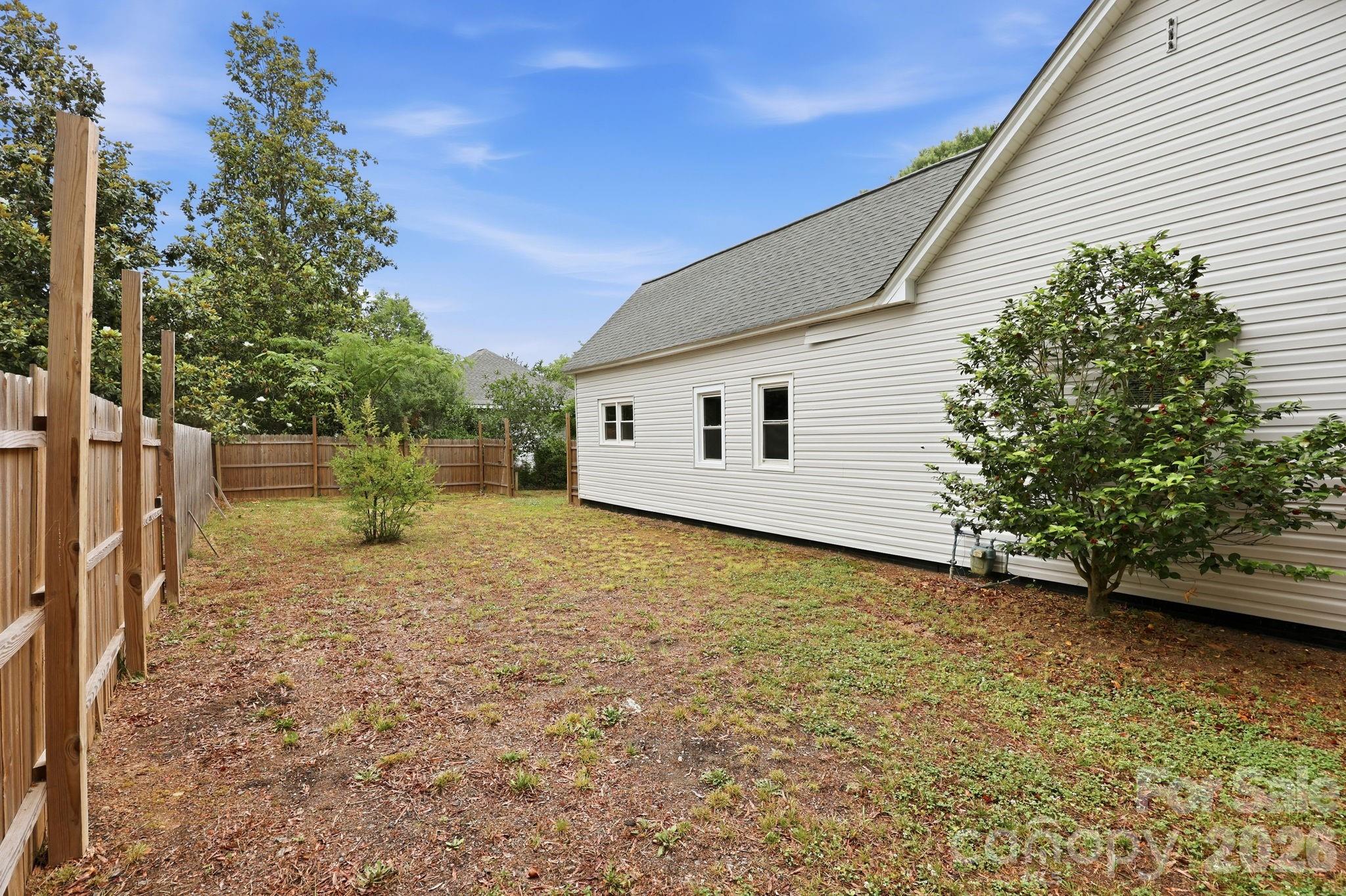 904 Mill Street Property Photo 12