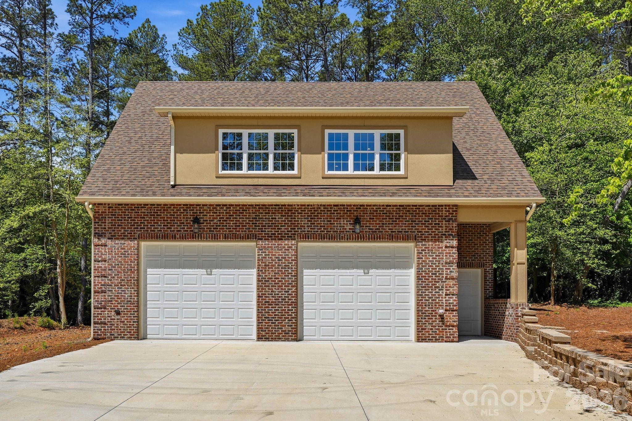 2605 Penngate Drive Property Photo 3
