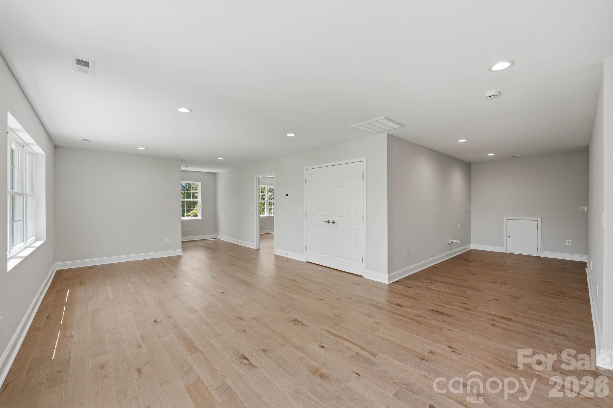 2605 Penngate Drive Property Photo 9