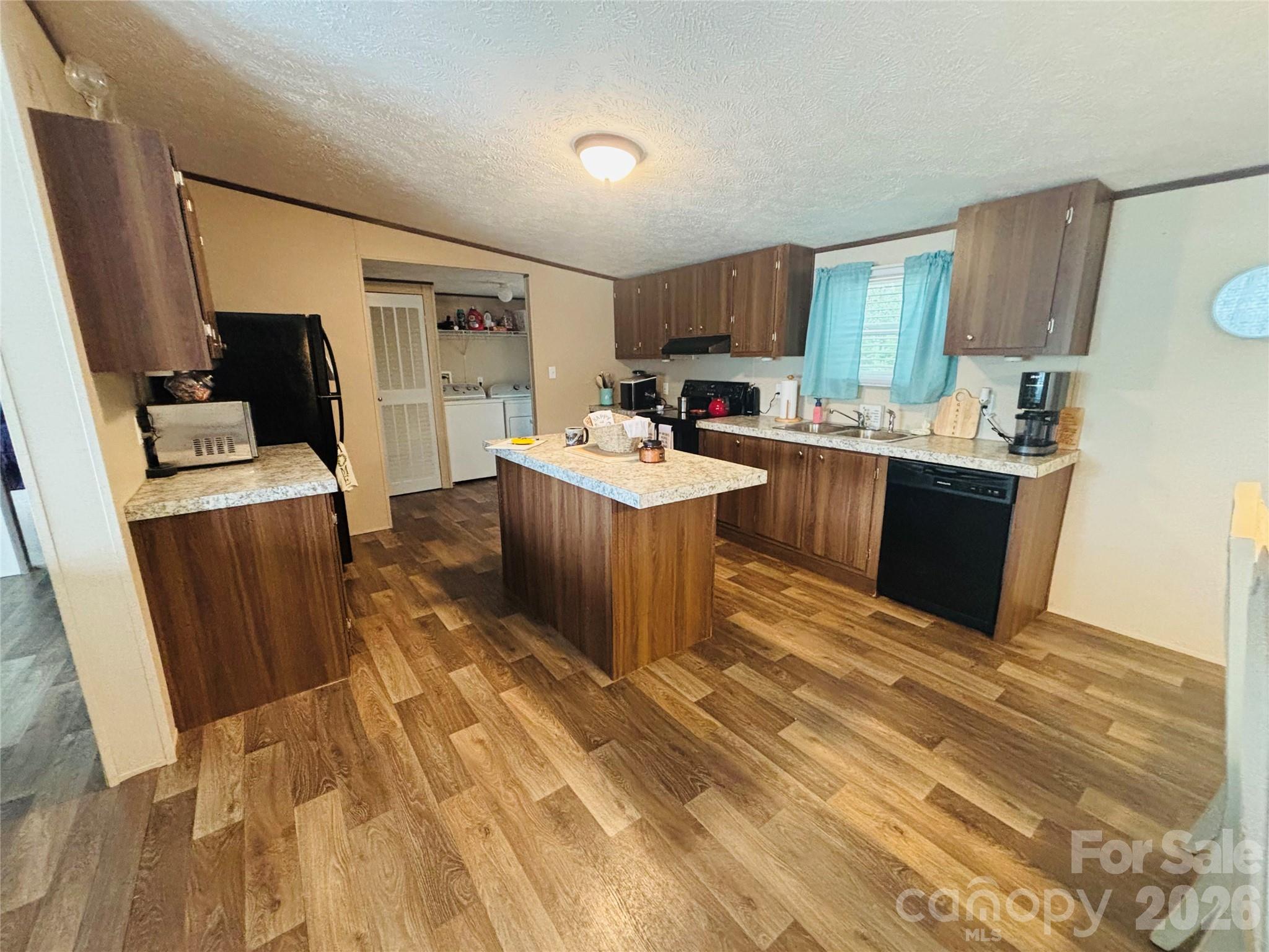 3512 Meldonna Drive Property Photo 3