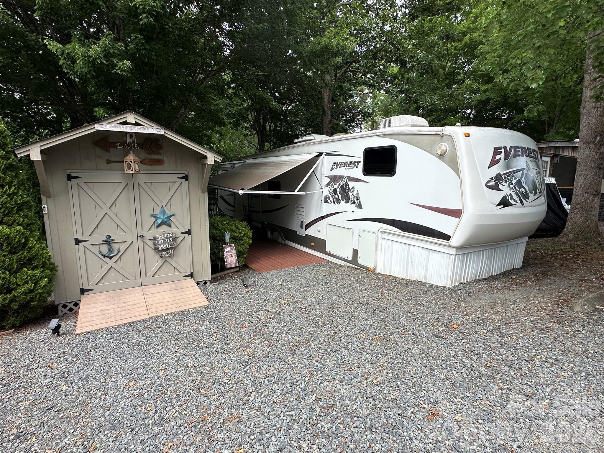 114 Oak Street Property Photo 1