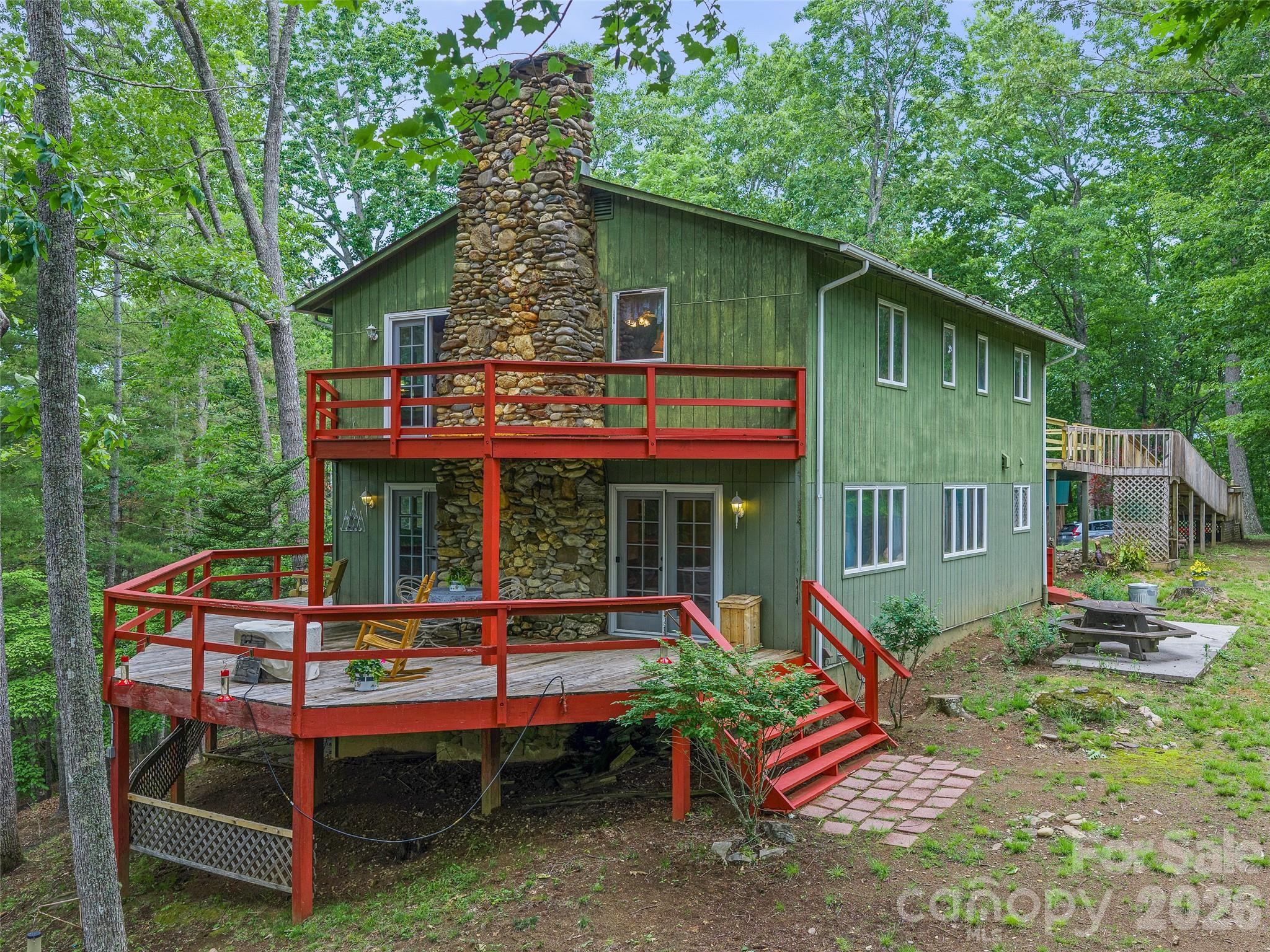 820 Wild Rose Lane Property Photo 6