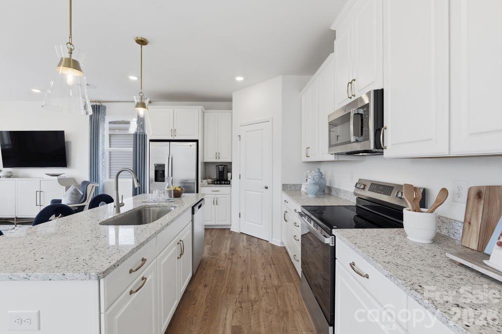 409 Silver Birch Court Property Photo 6