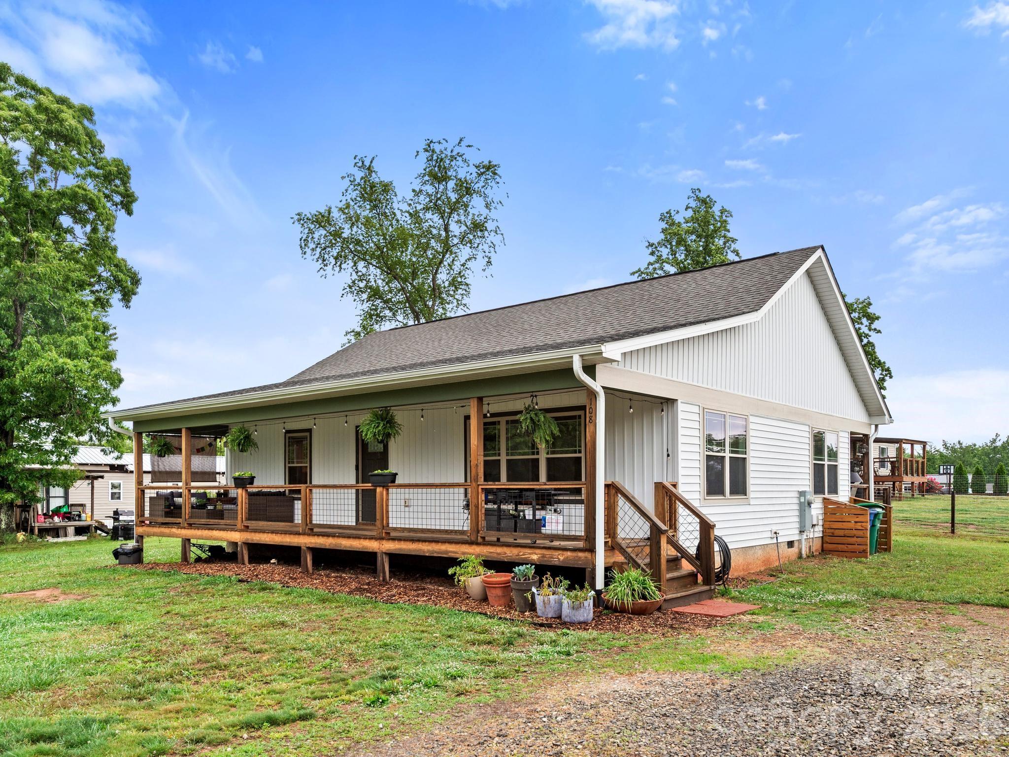 108 Split Rail Drive Extension Property Photo 1