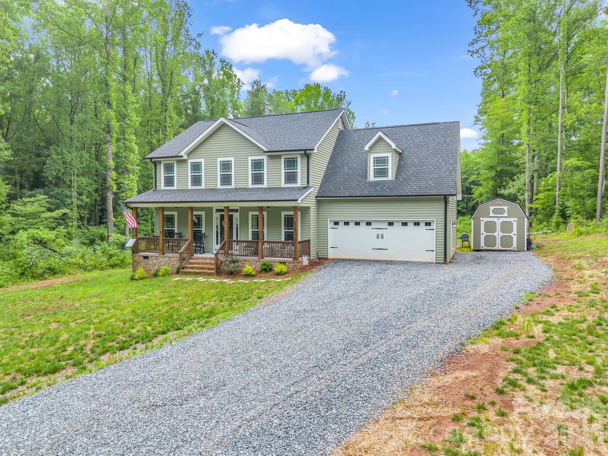 905 Rolling Road Property Photo 1