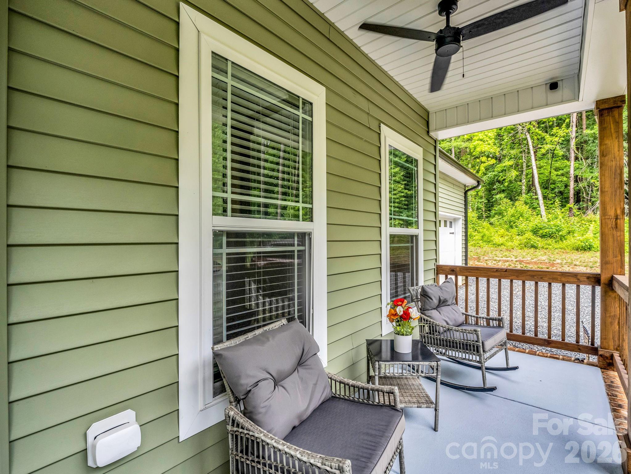 905 Rolling Road Property Photo 4
