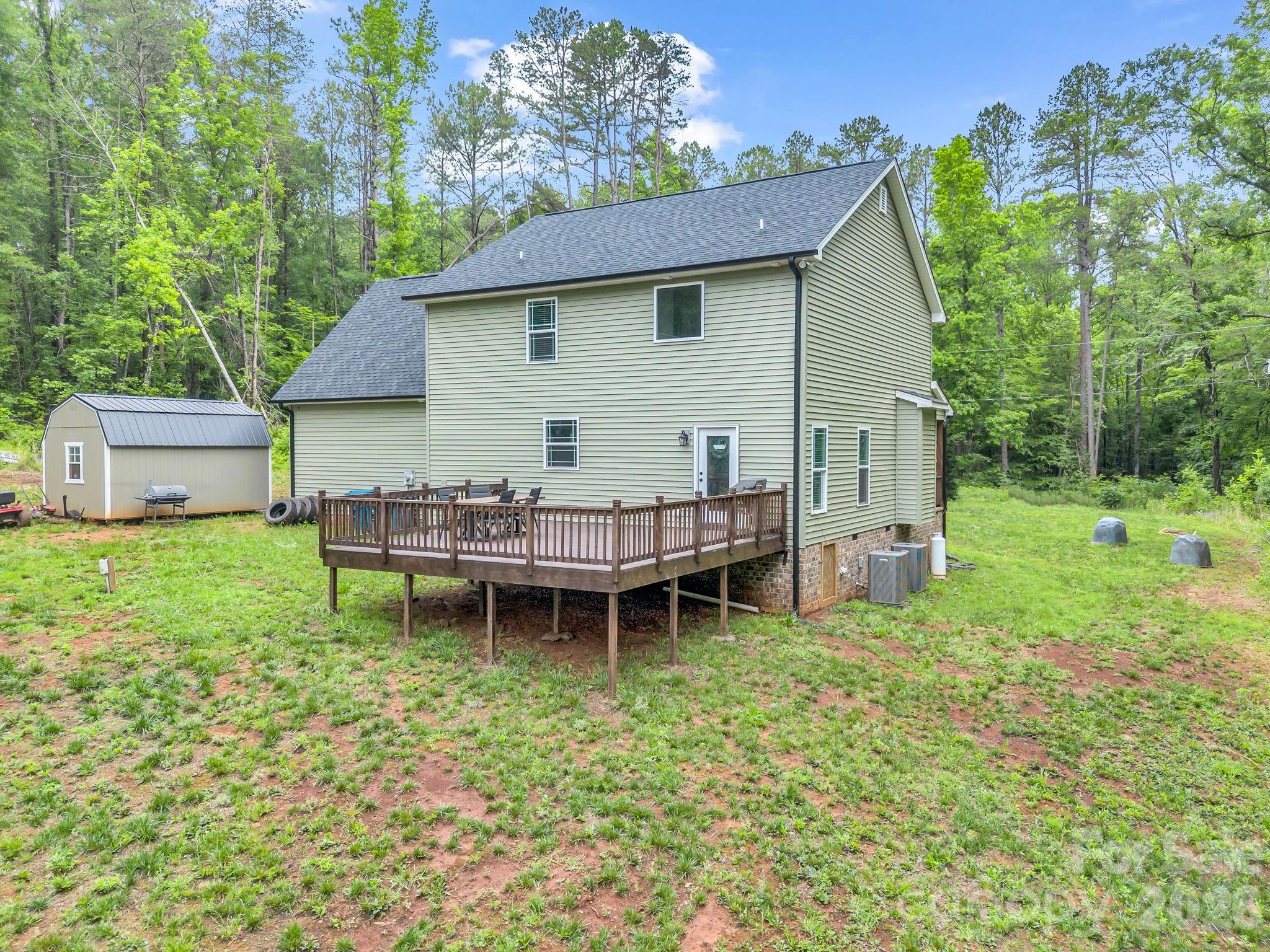 905 Rolling Road Property Photo 5