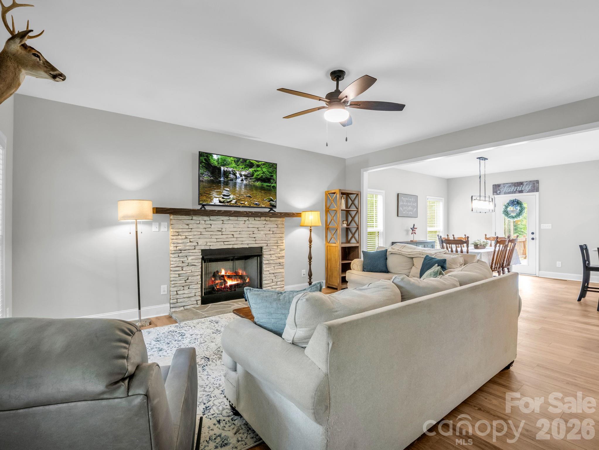 905 Rolling Road Property Photo 10