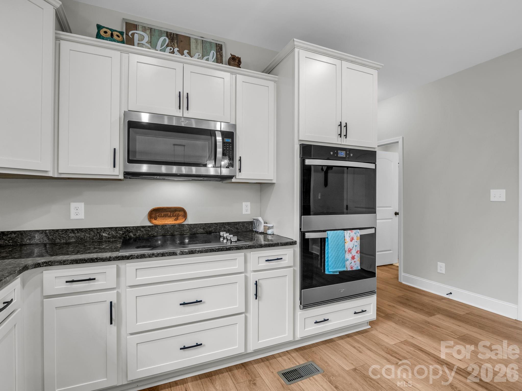 905 Rolling Road Property Photo 16
