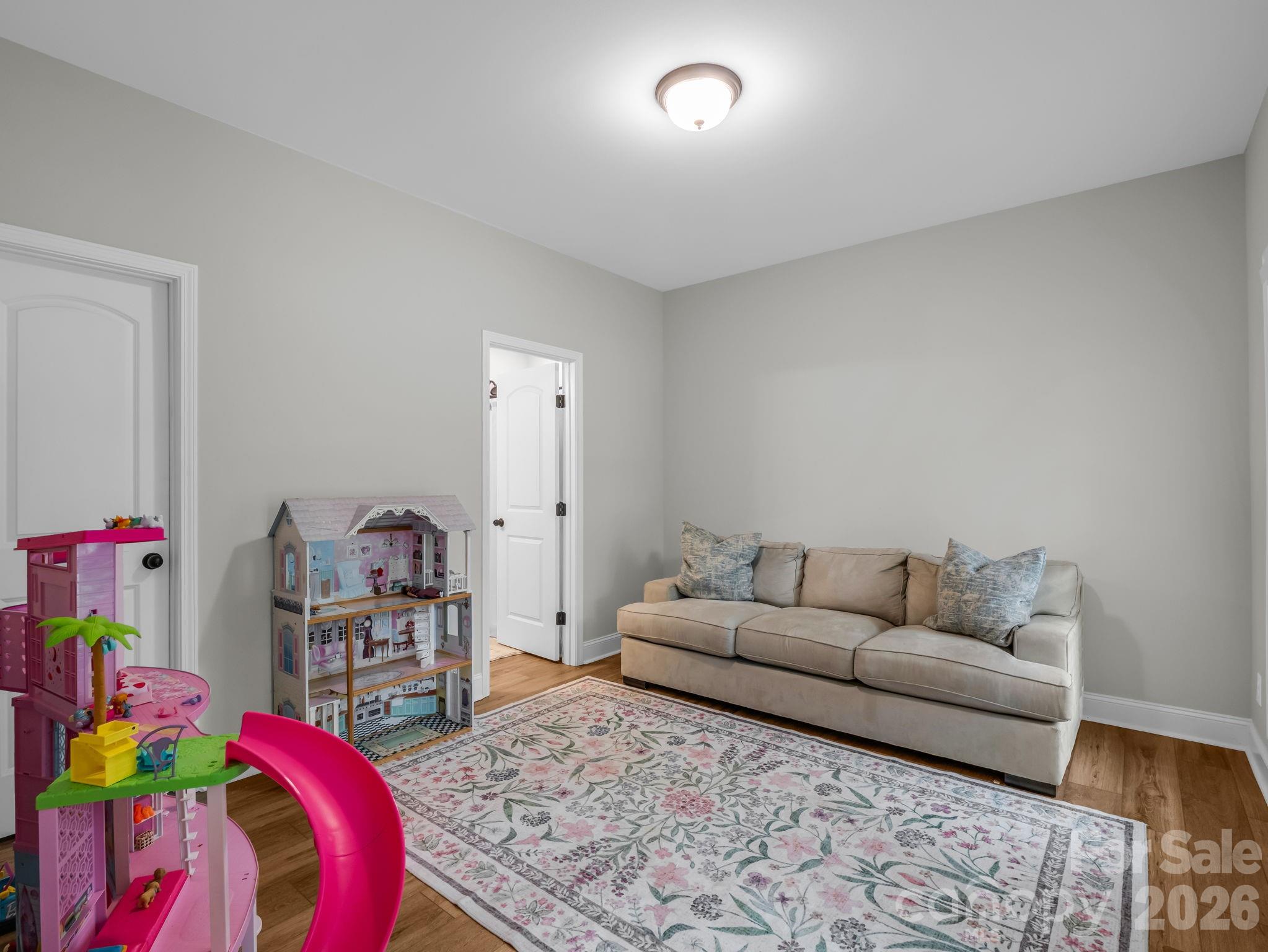 905 Rolling Road Property Photo 23