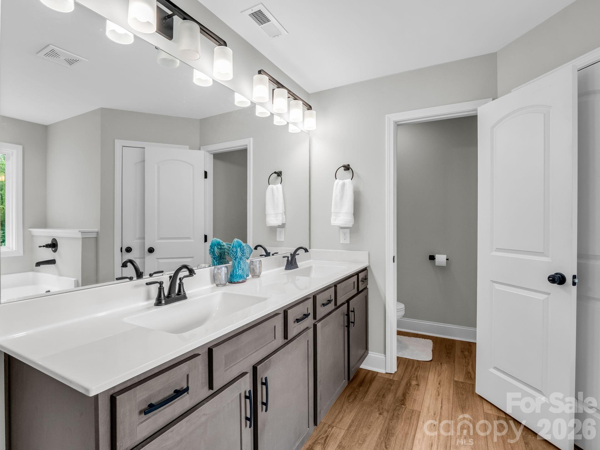 905 Rolling Road Property Photo 27