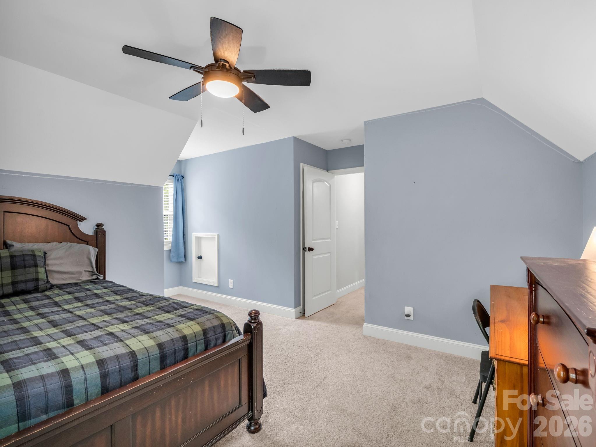 905 Rolling Road Property Photo 36