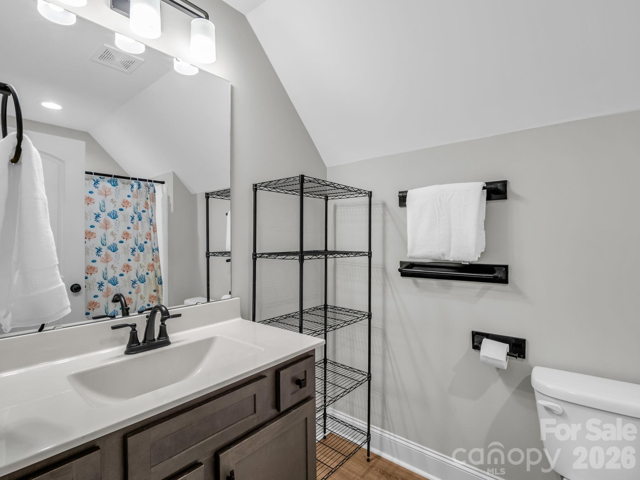 905 Rolling Road Property Photo 37