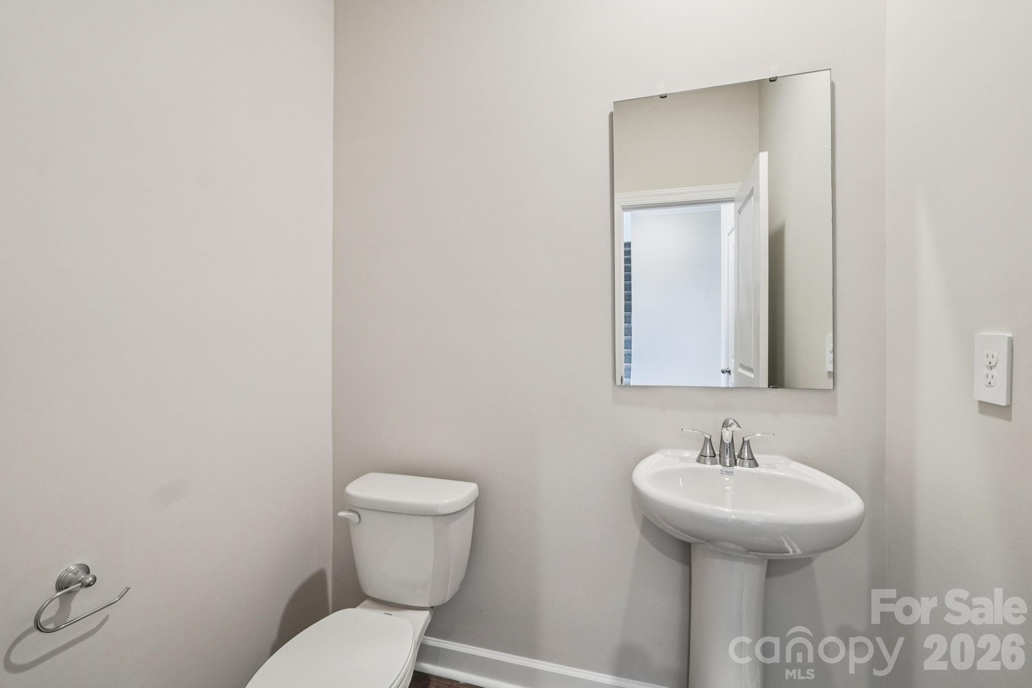 2452 Chartwell Street Property Photo 7