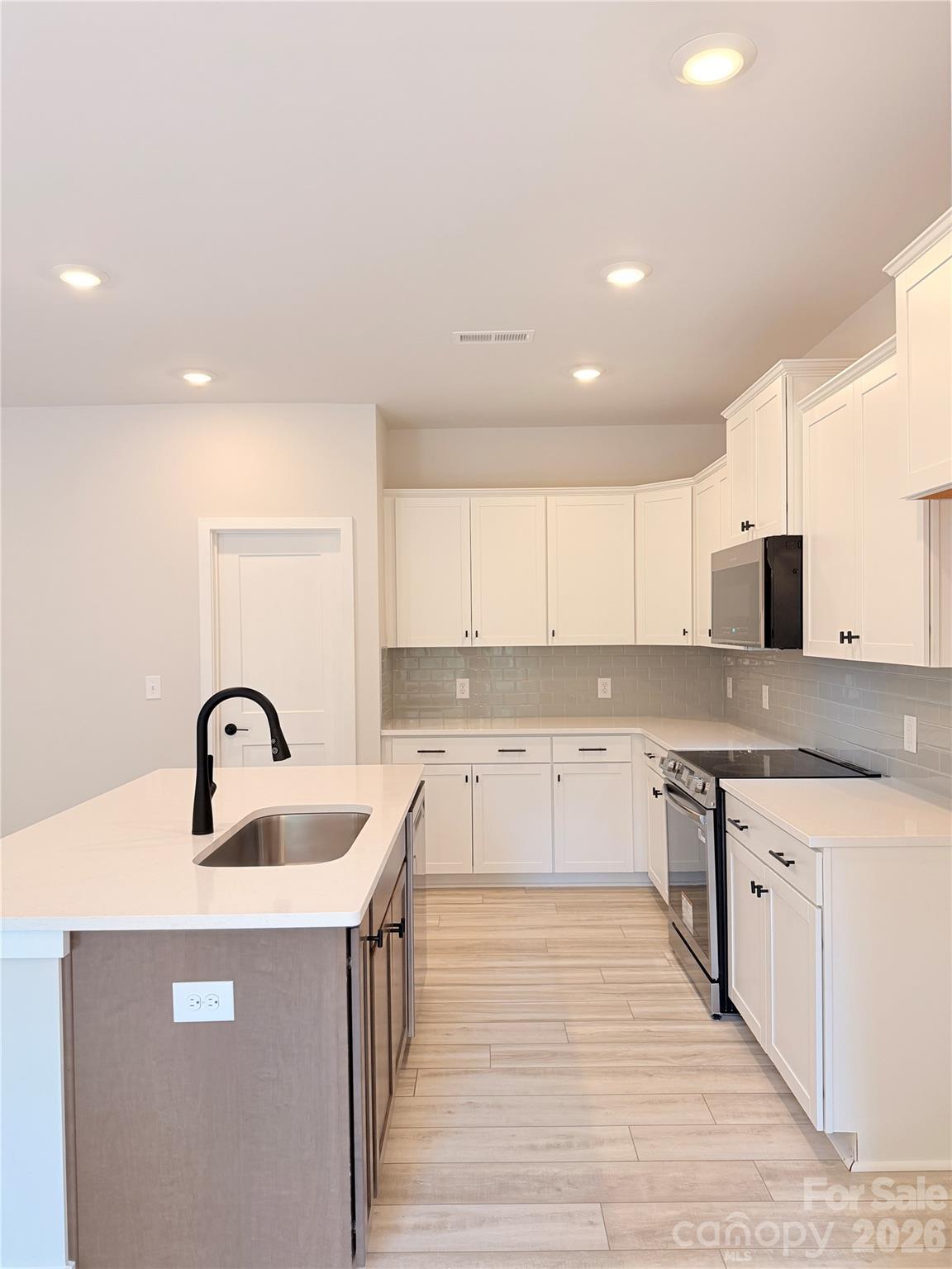 214 Imperial Way 7a Property Photo 5