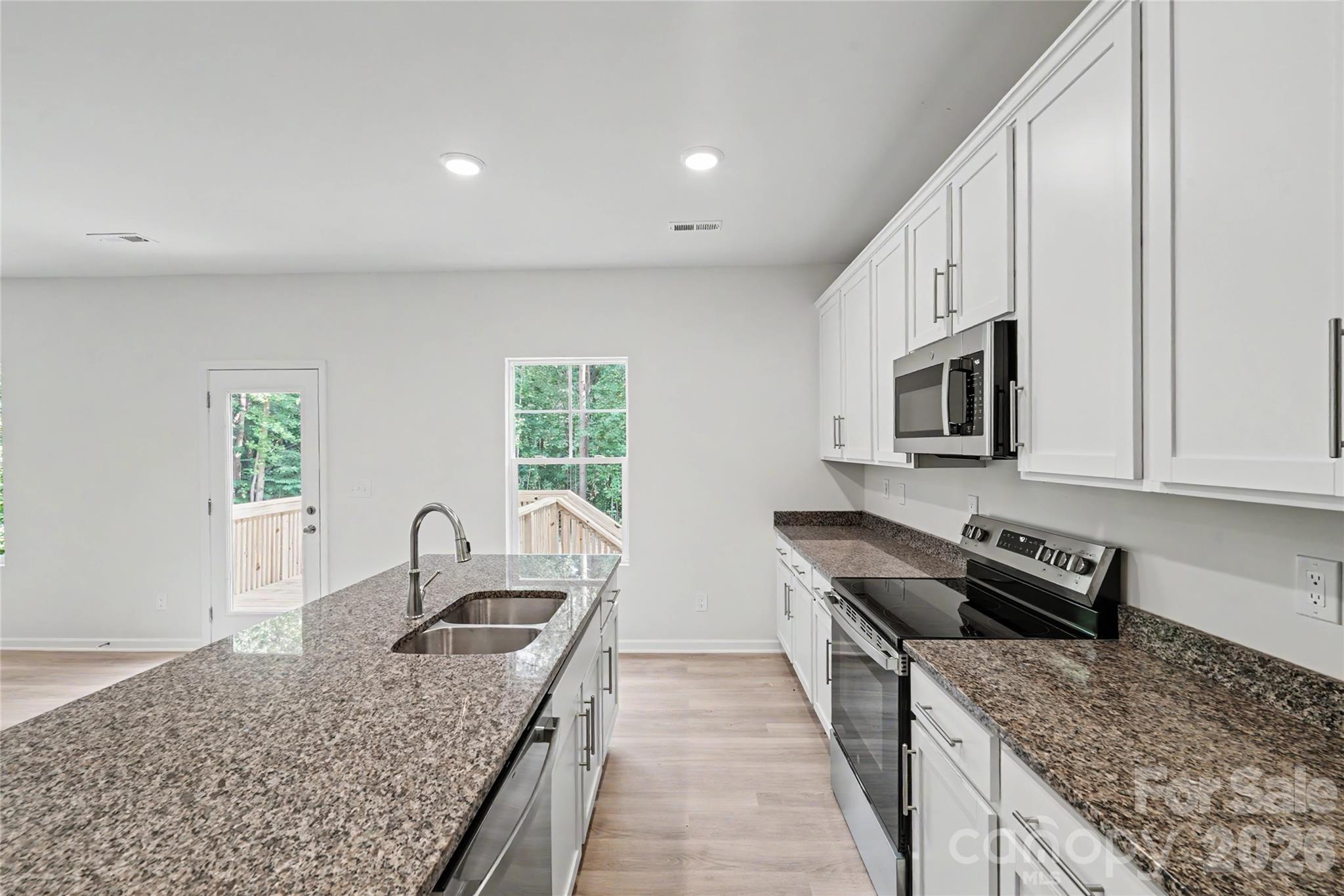 4424 Mountain Creek Road Property Photo 3