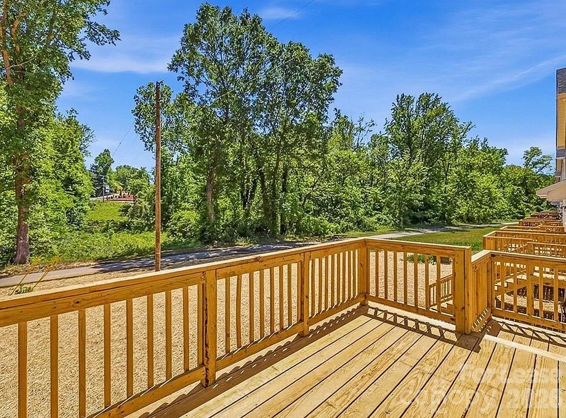 255/257/259 Vanderbilt Road Property Photo 28