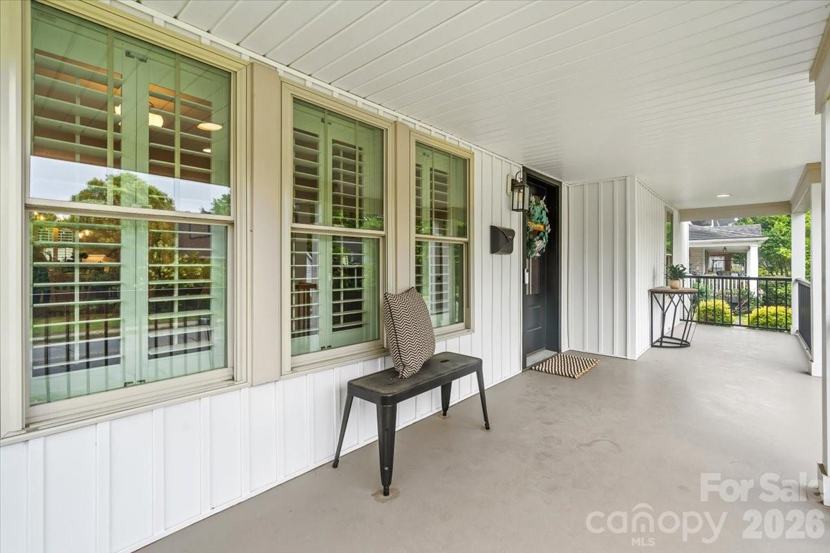 298 Kerr Street Property Photo 3