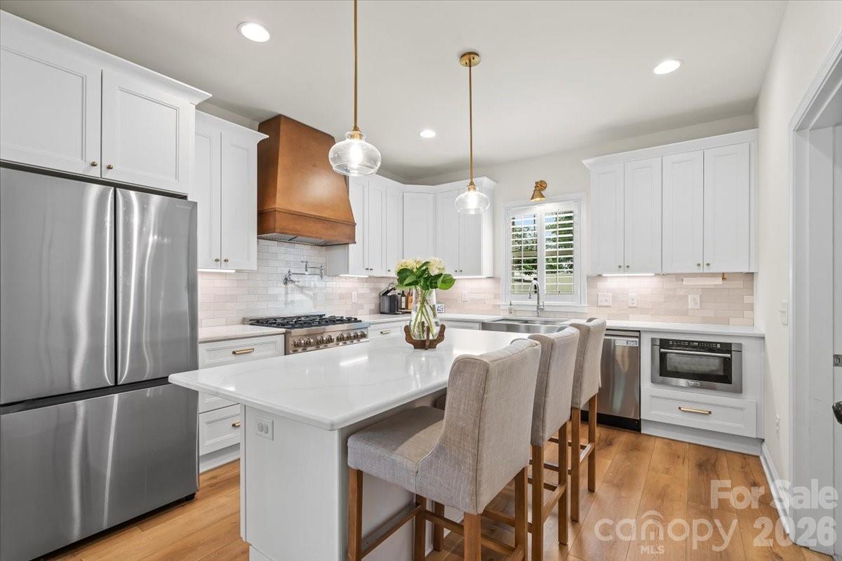 298 Kerr Street Property Photo 7