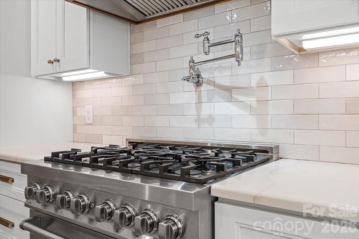 298 Kerr Street Property Photo 10