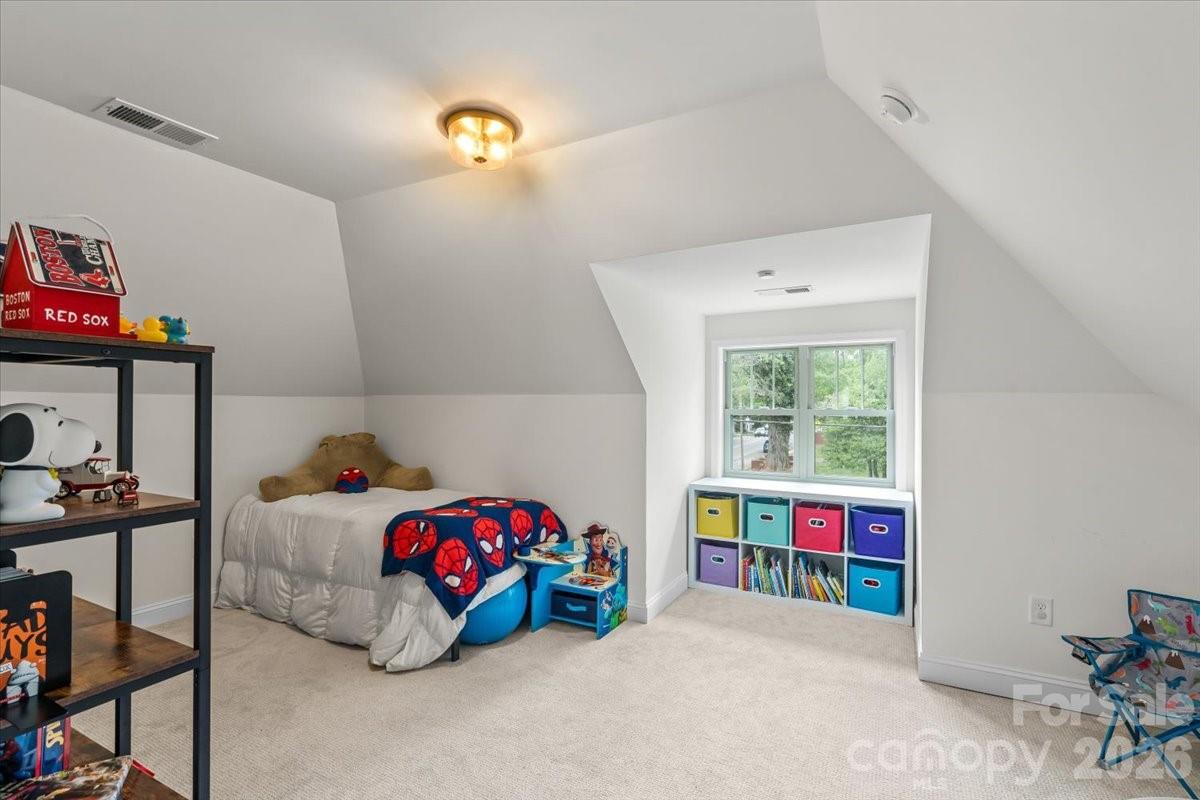 298 Kerr Street Property Photo 21