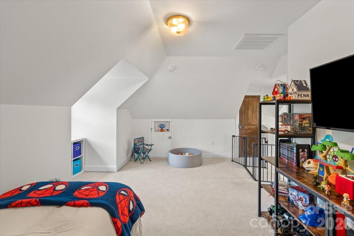 298 Kerr Street Property Photo 22
