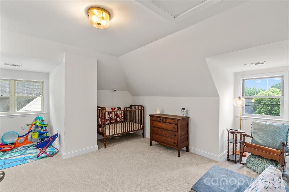 298 Kerr Street Property Photo 23