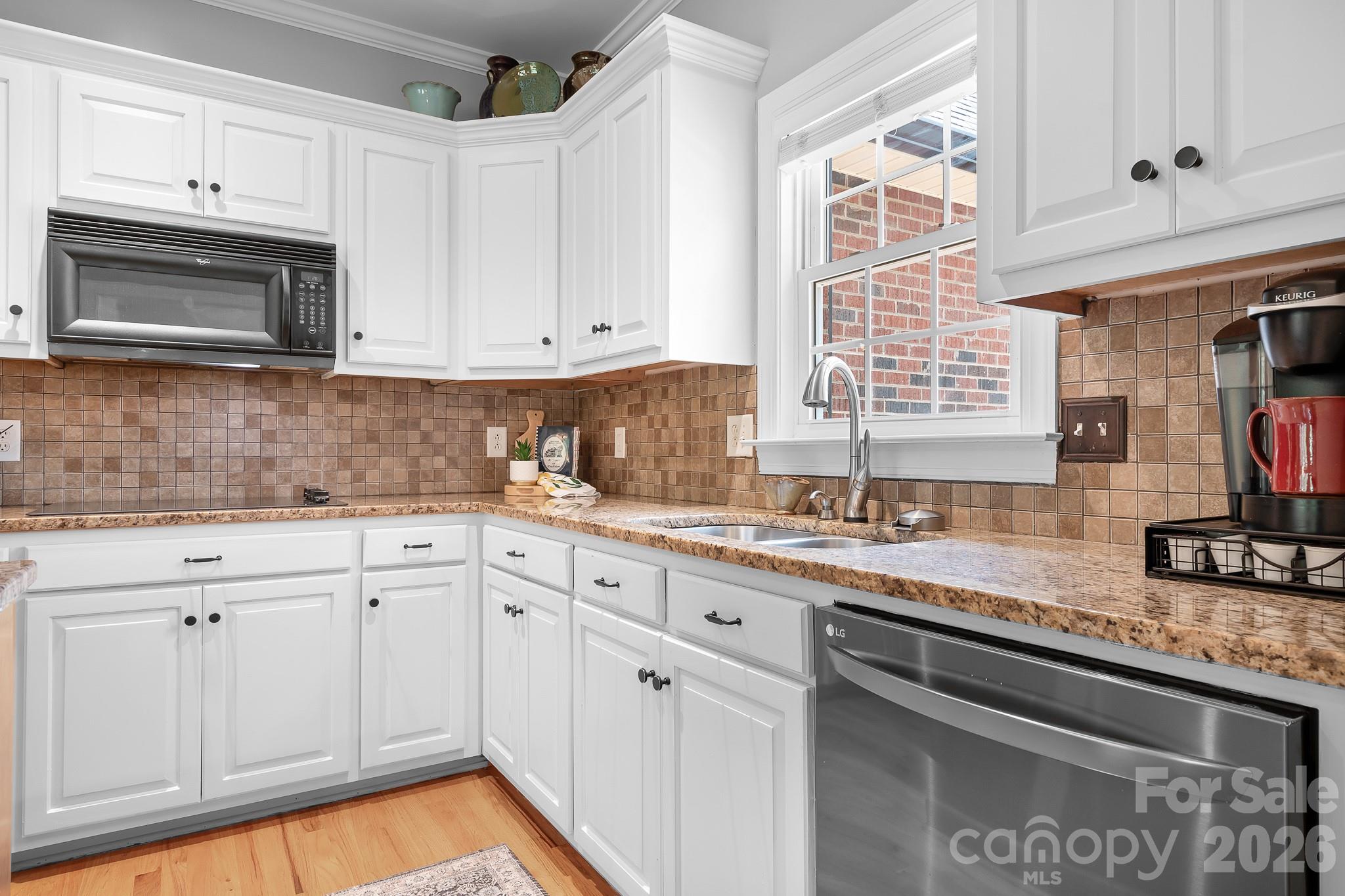 4380 Woodsbury Lane Property Photo 10