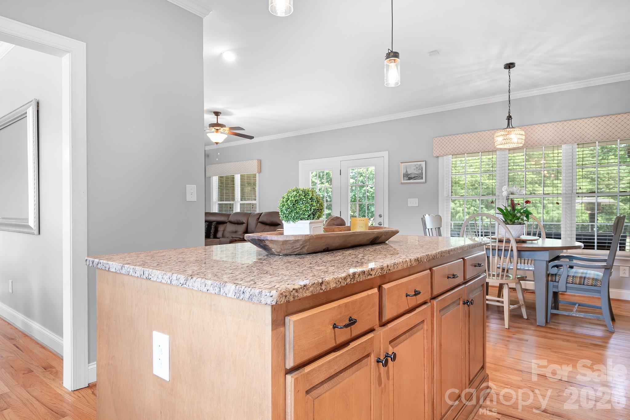4380 Woodsbury Lane Property Photo 11