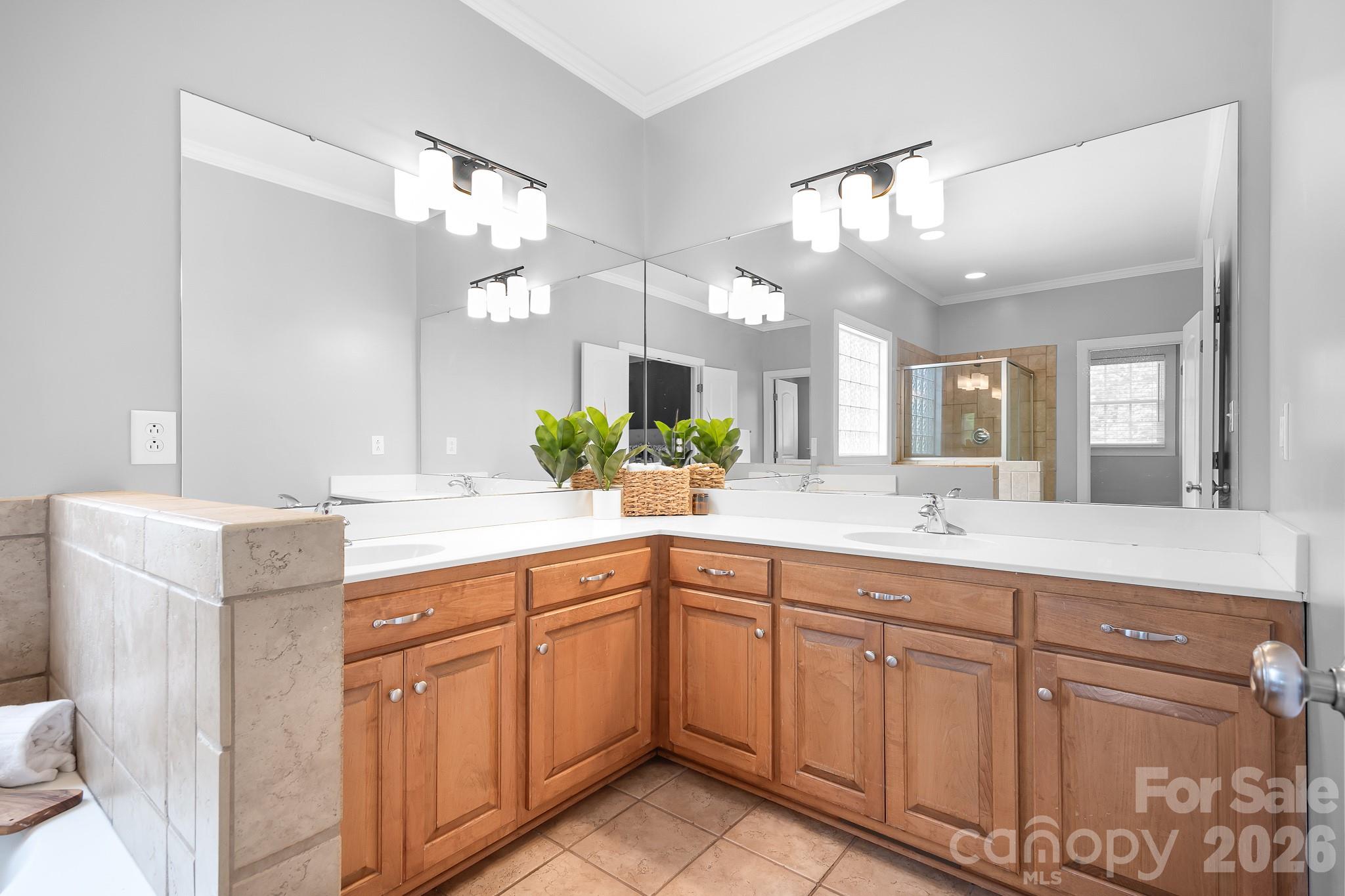 4380 Woodsbury Lane Property Photo 19
