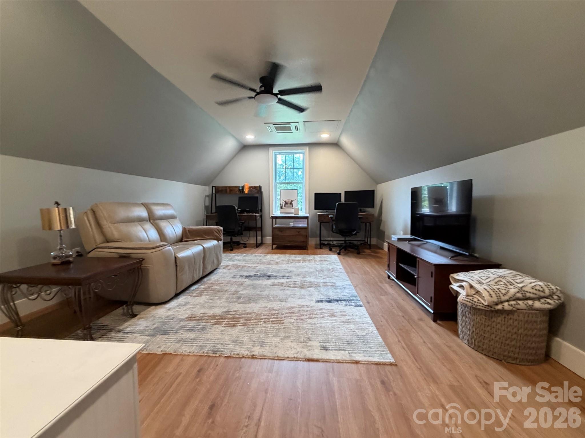 4380 Woodsbury Lane Property Photo 21