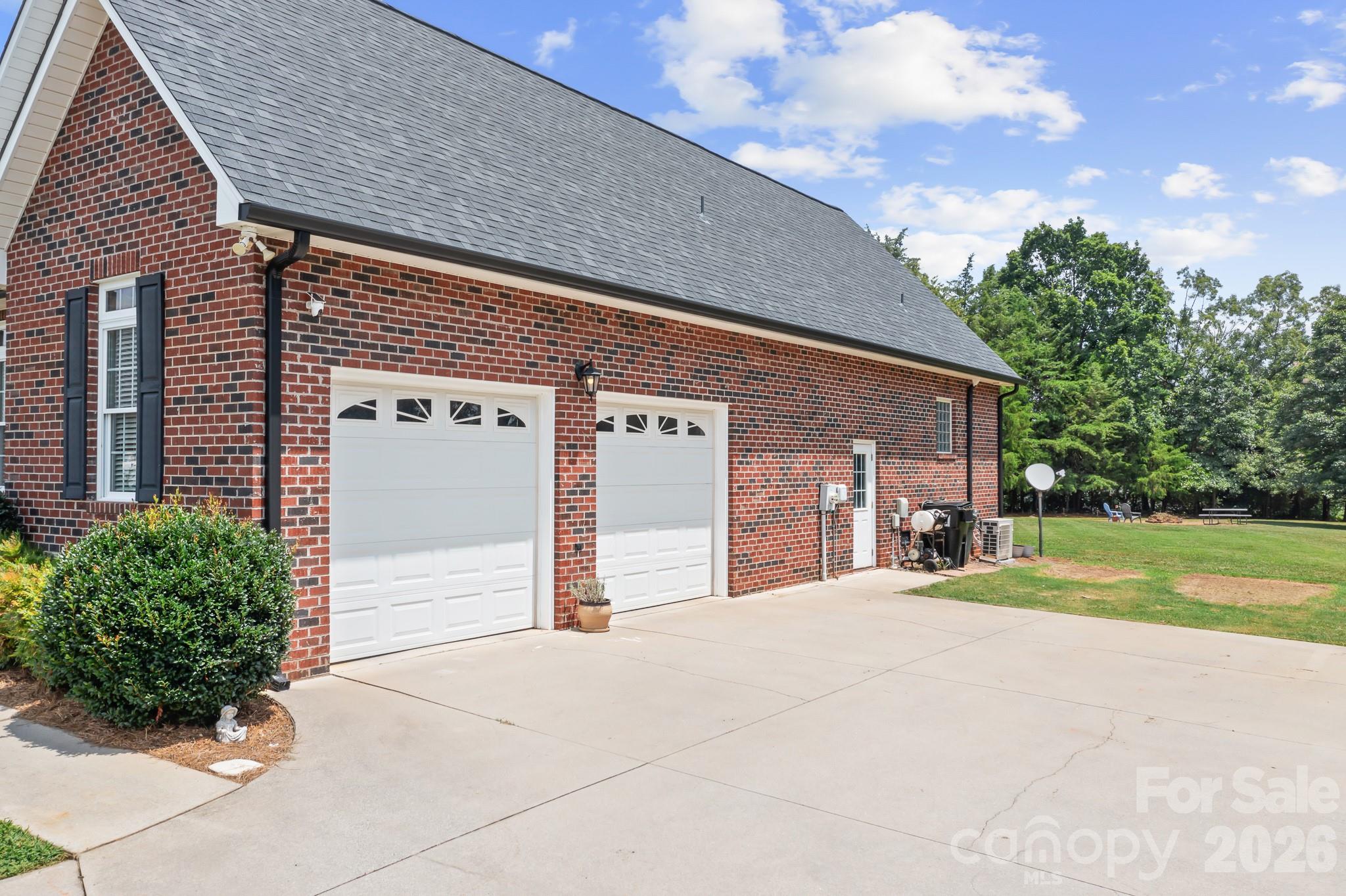 4380 Woodsbury Lane Property Photo 28