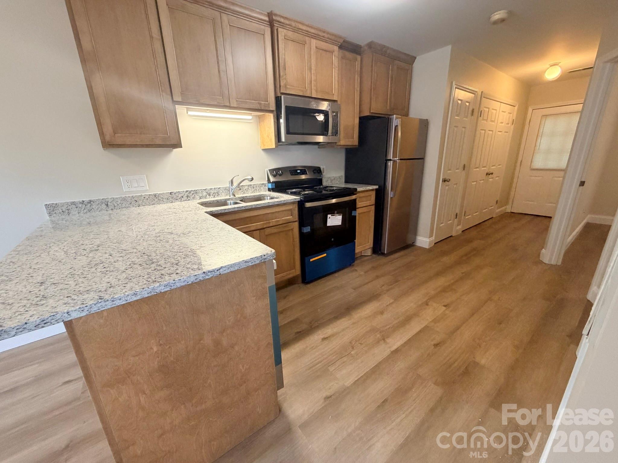 412 Killian Avenue 10 Property Photo 1