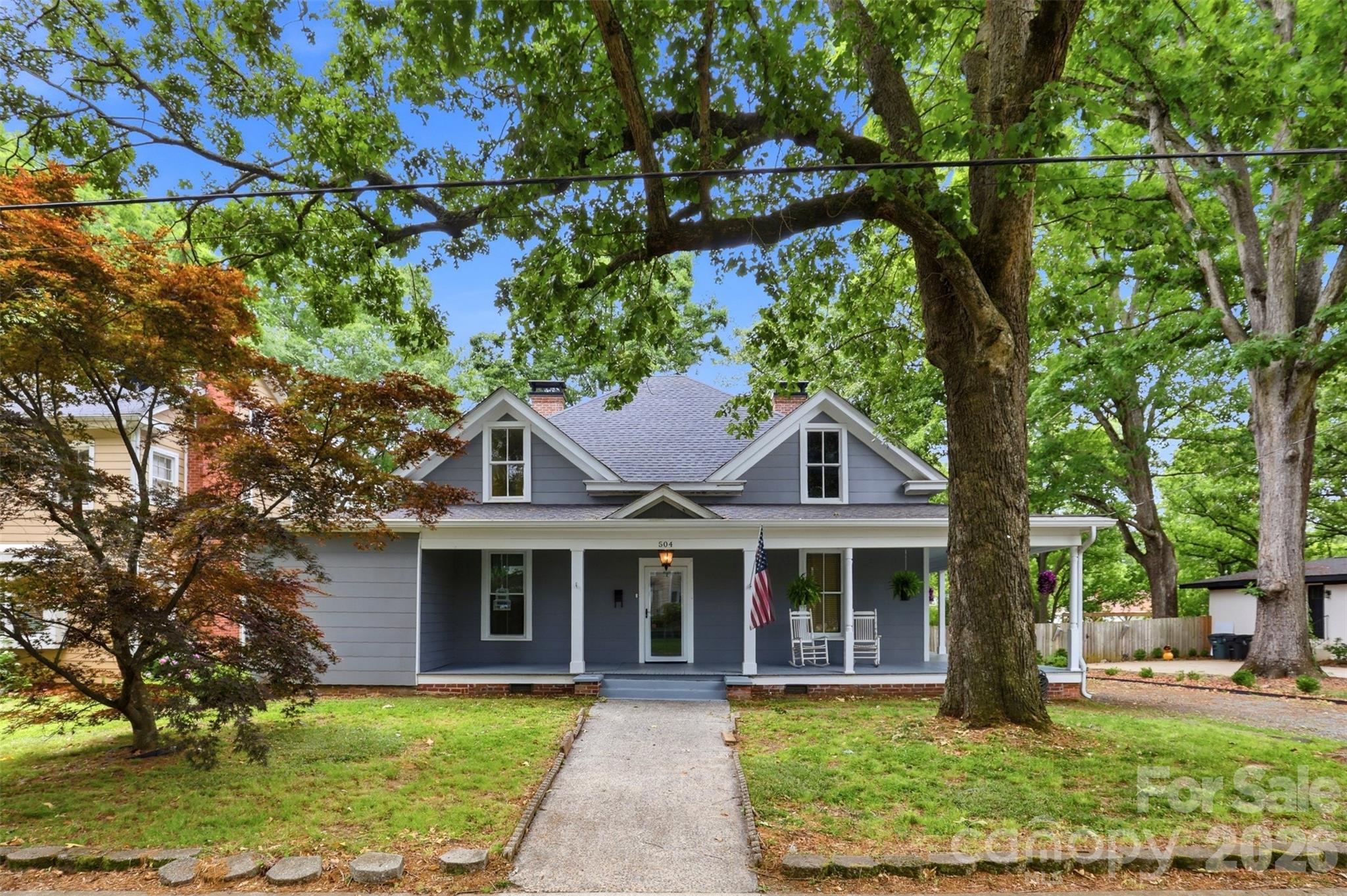 504 E Talleyrand Avenue Property Photo 1
