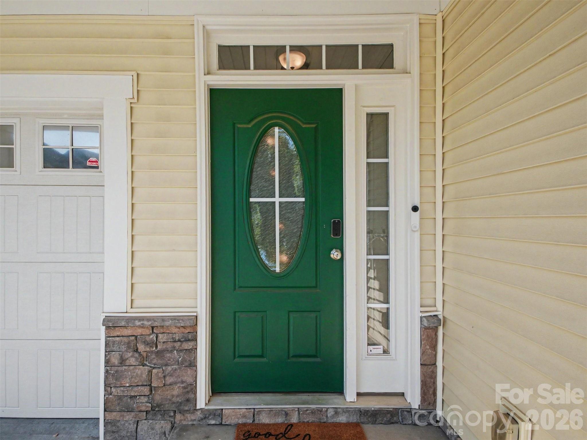 7128 Toxaway Lane Property Photo 5