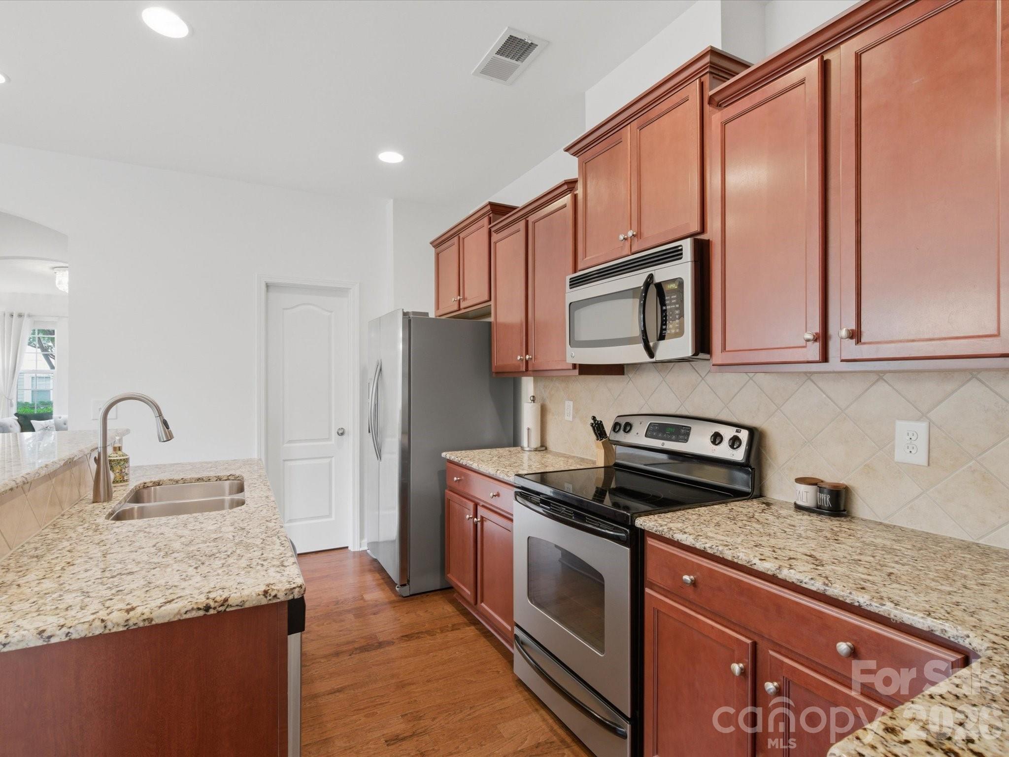 18439 The Commons Boulevard Property Photo 19