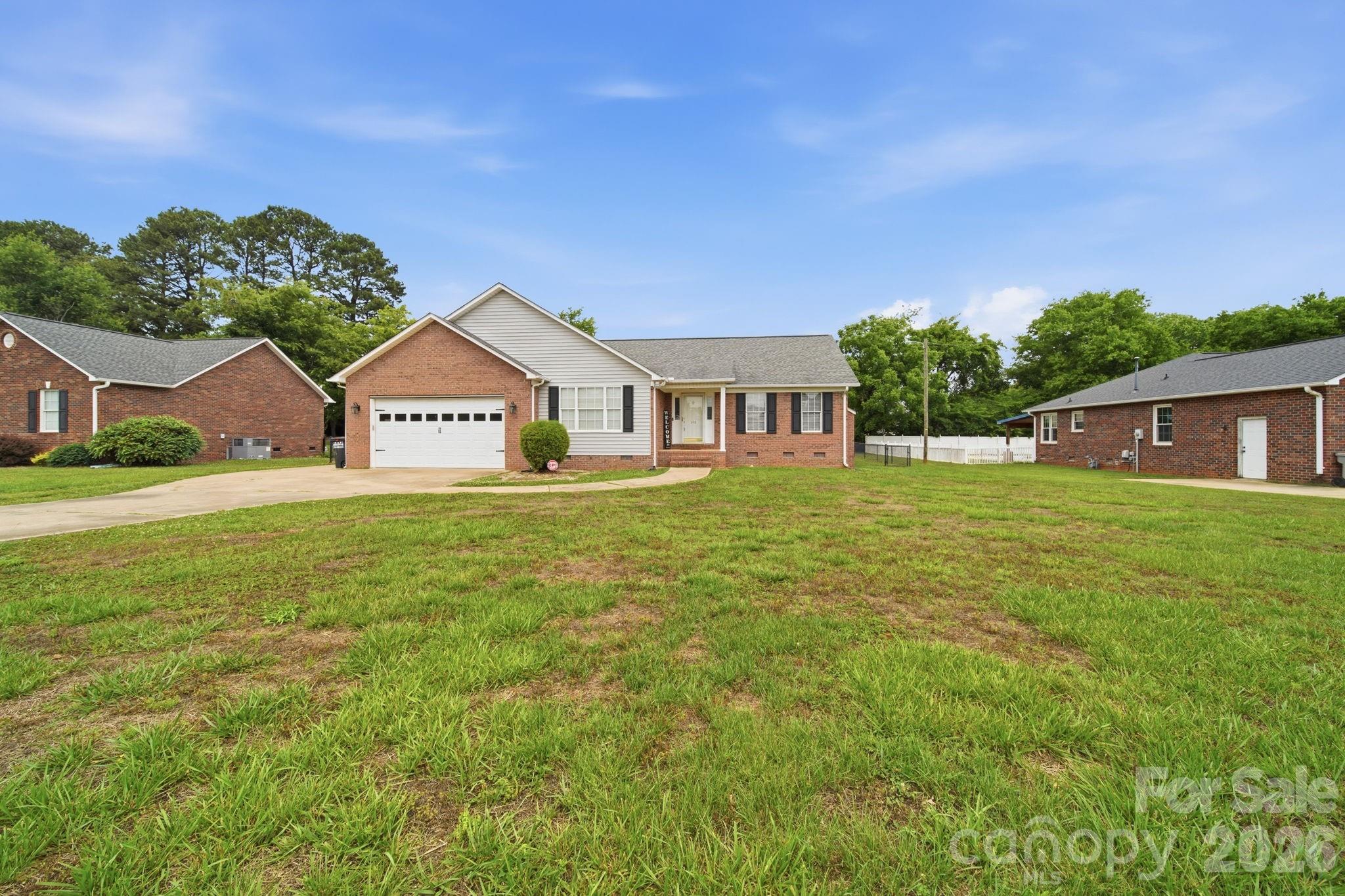 348 Palmer Circle Property Photo 2