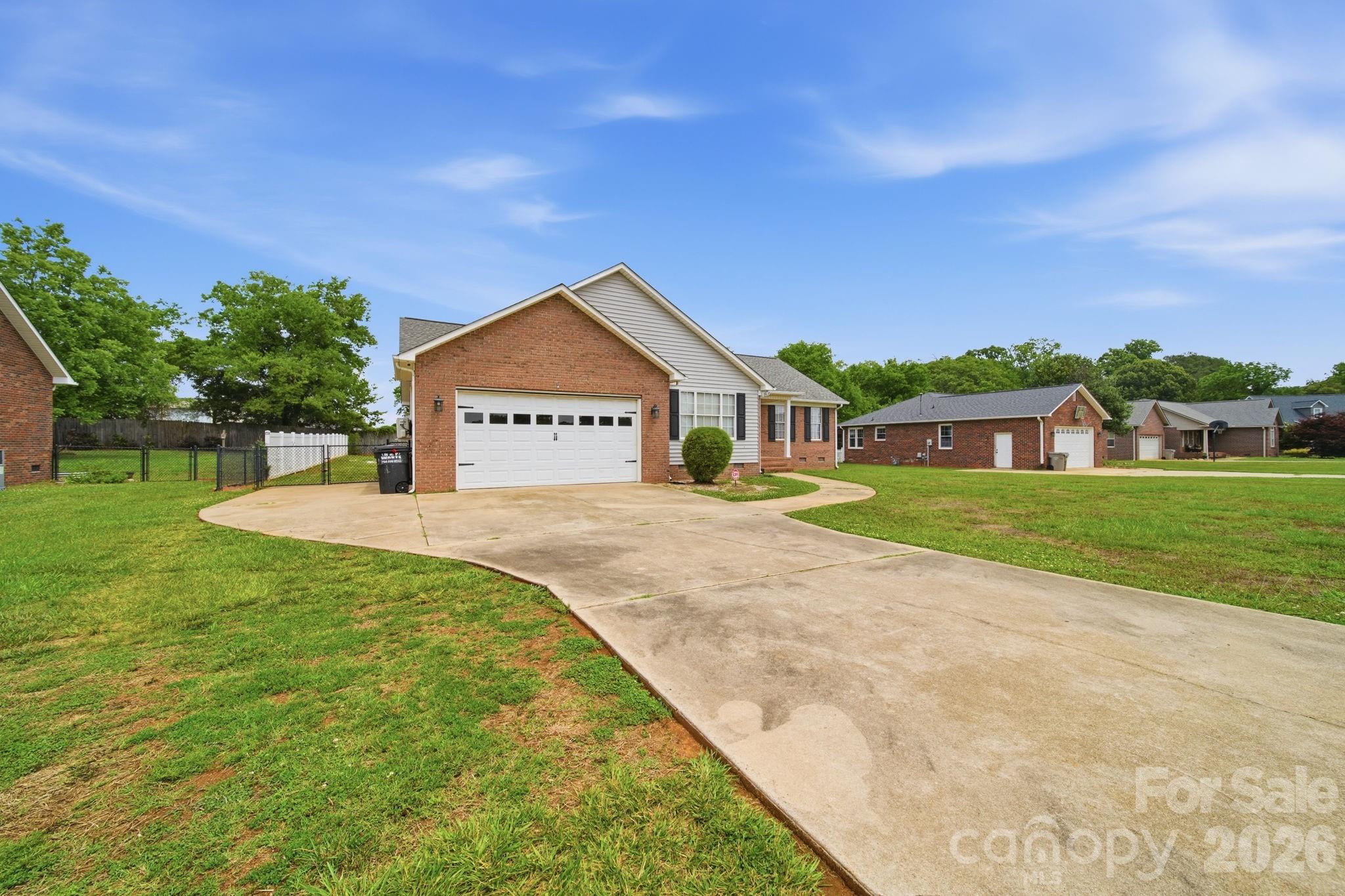 348 Palmer Circle Property Photo 4