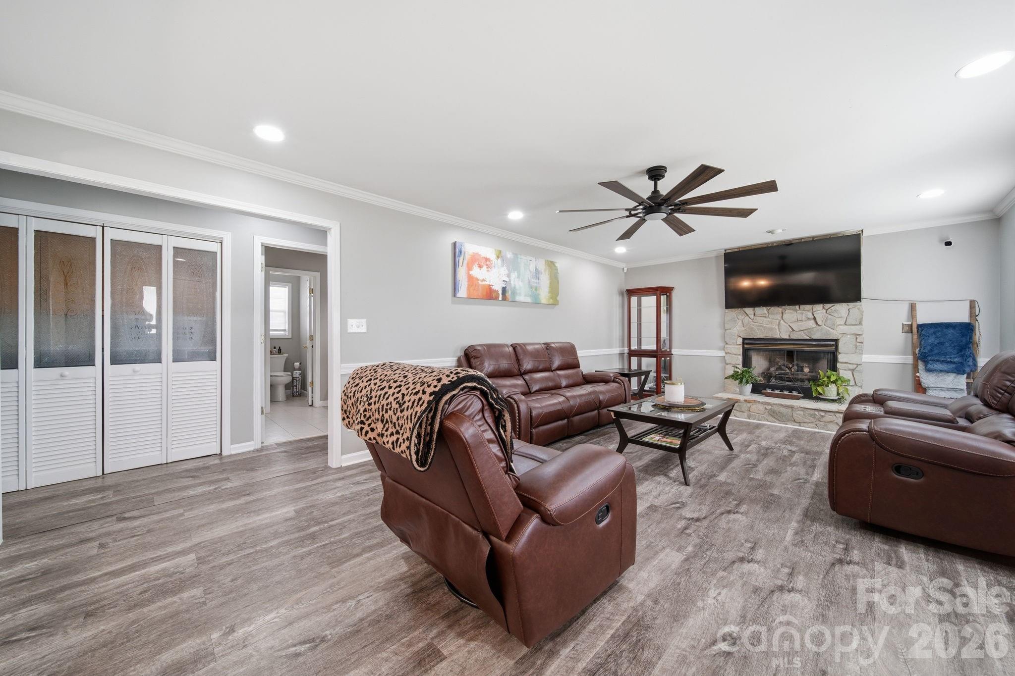 348 Palmer Circle Property Photo 6