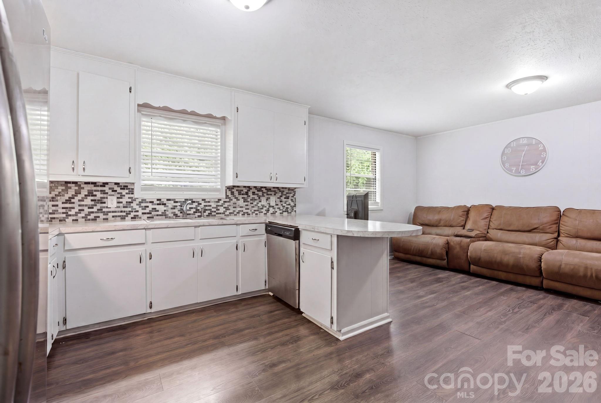 304 Shady Lane Property Photo 7