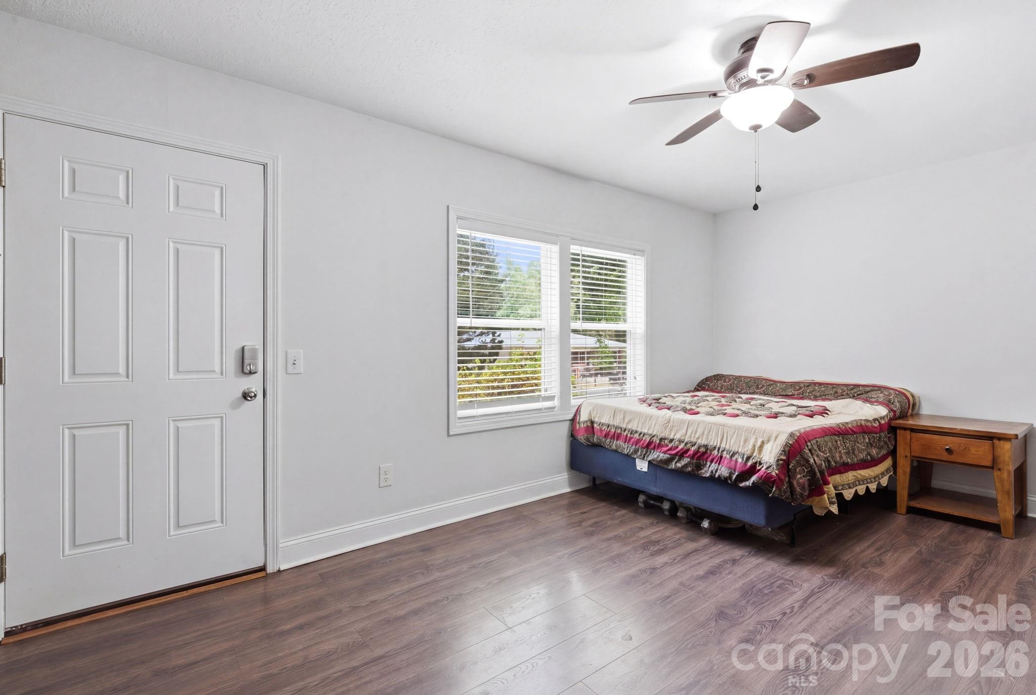 304 Shady Lane Property Photo 14