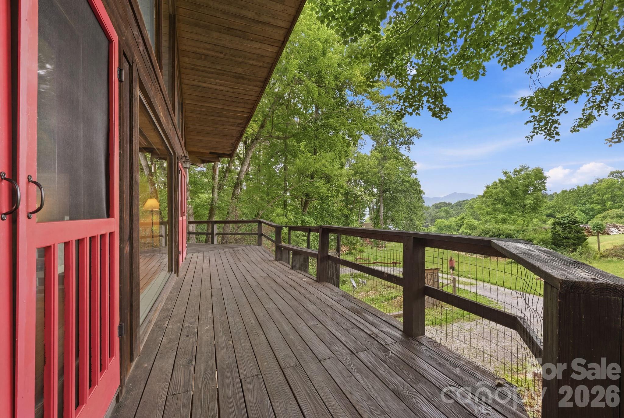 429 Biodome Drive Property Photo 9