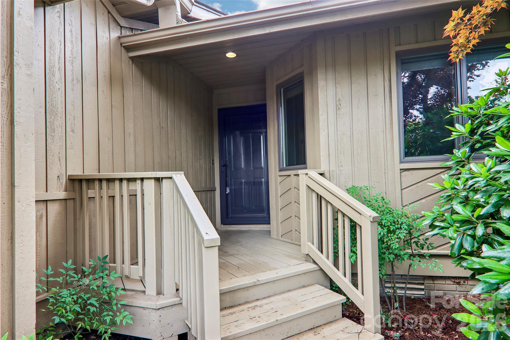 405 Wild Oak Lane Property Photo 4