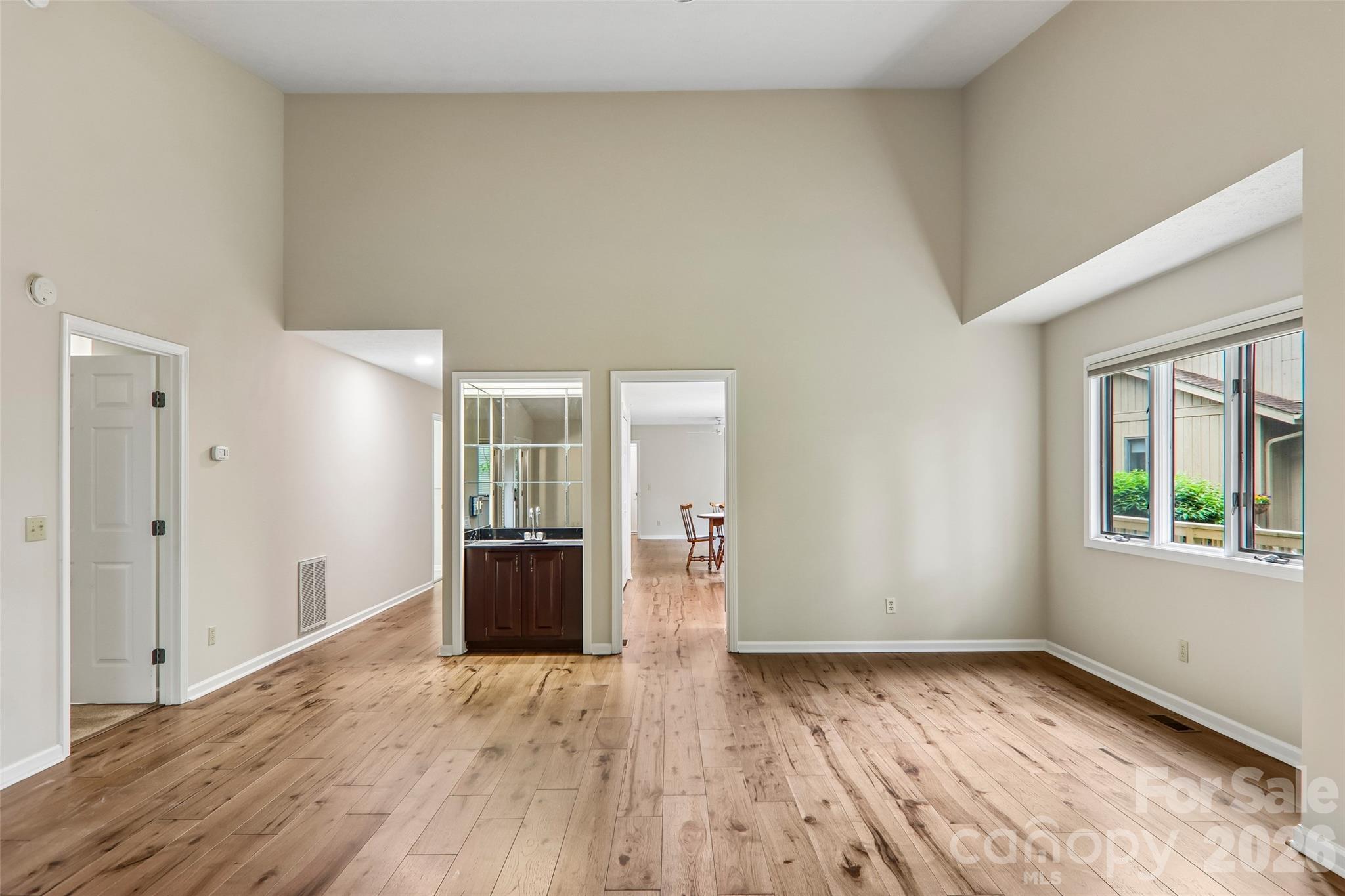 405 Wild Oak Lane Property Photo 10
